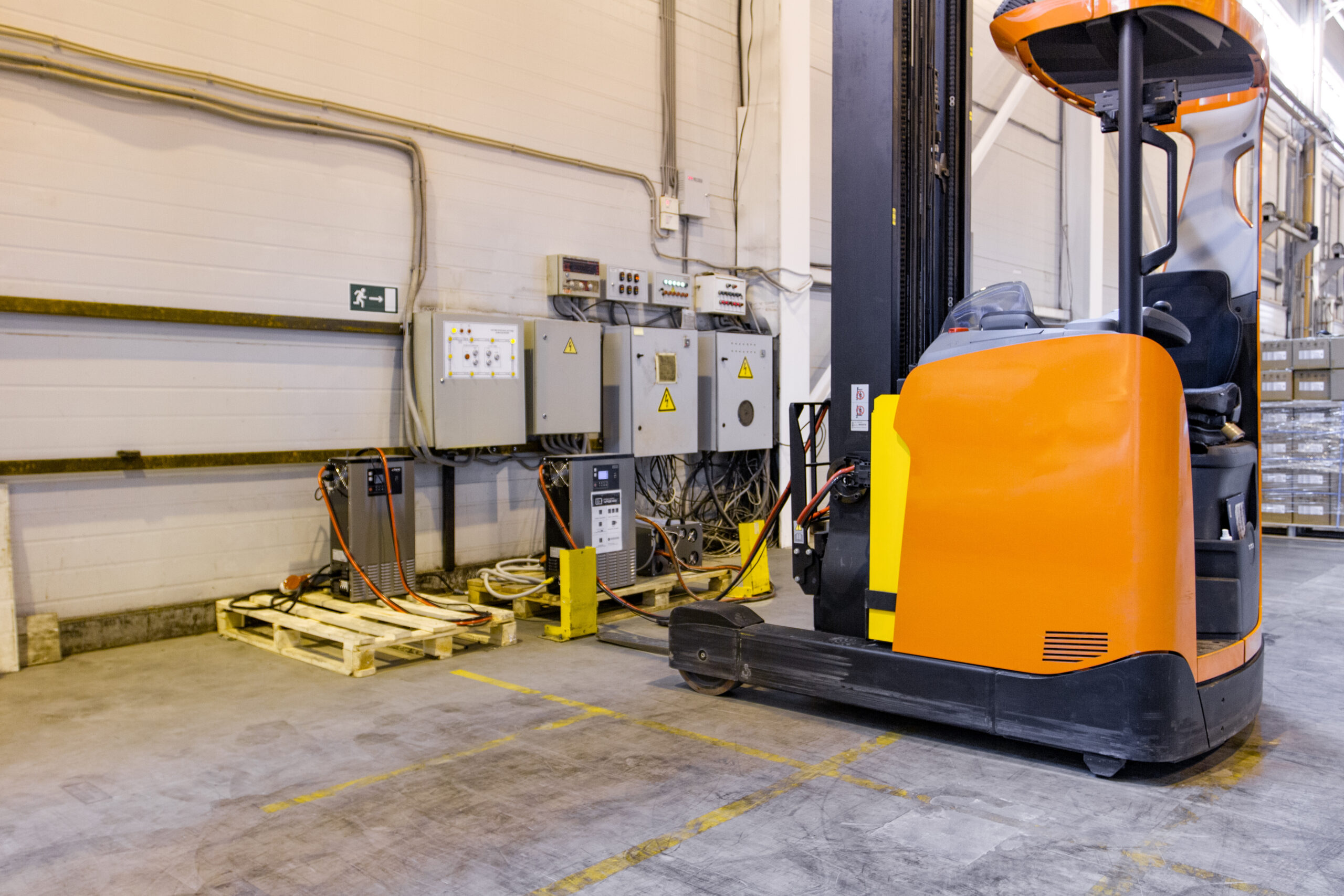 Electric Forklift Battery Charging - M-Pulse Batteries & Cahrgers